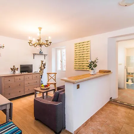 Kolenicka 3* Porec